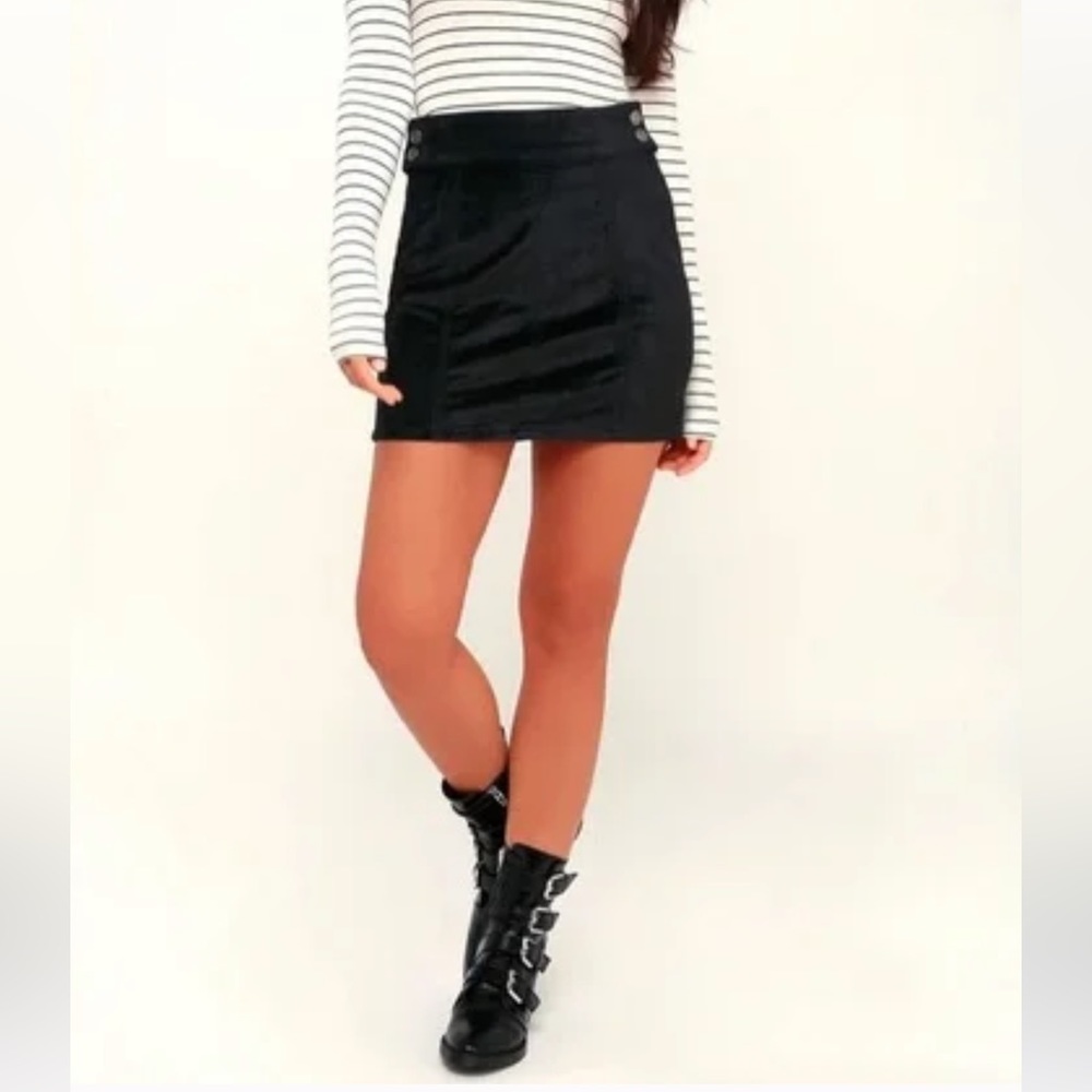 Free people retro mini black velvet skirt size 29